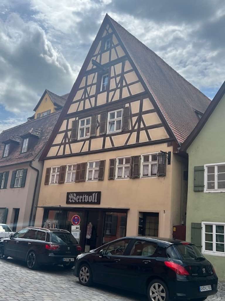 Immobilie in Dinkelsbühl - Für Kapitalanleger lukratives  Mehrfamilienhaus zu verkaufen - Bild 2