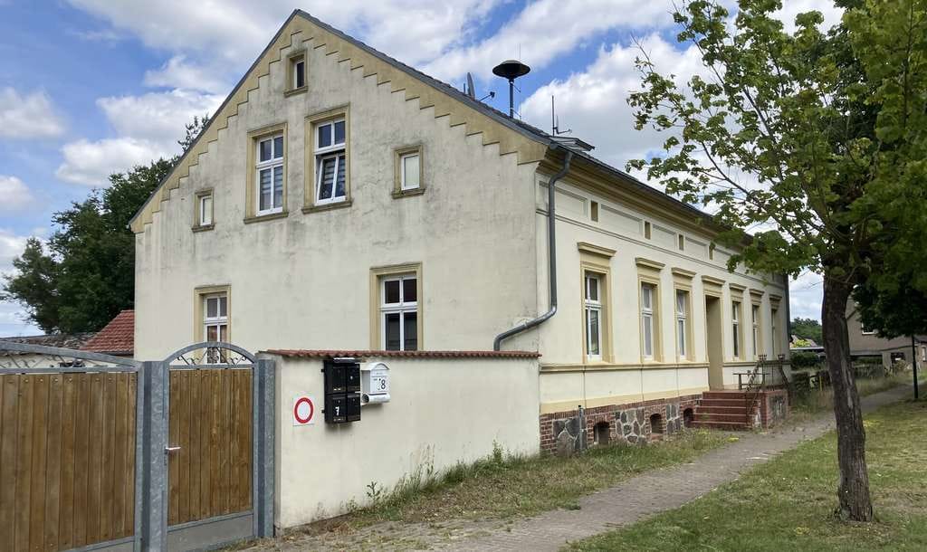 Immobilie in Vielitzsee - Historischer Gutshof mit über 6 HA Land, Nebengebäuden und Scheunen in idyllischer Lage - Bild 0