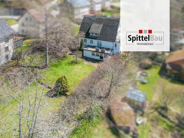 Immobilie in Vöhrenbach - Hier wartet Ihr neuer Familienwohntraum mit großem Grundstück und Doppelgarage! - Bild 0