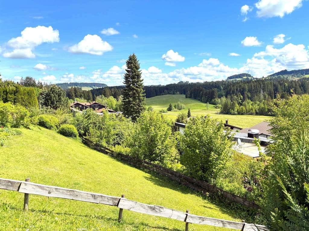 Immobilie in Oberreute - Herrliche Aussichten - Sonnige  2 - Zimmerwohnung in ruhiger Lage nahe Oberstaufen - Bild 3