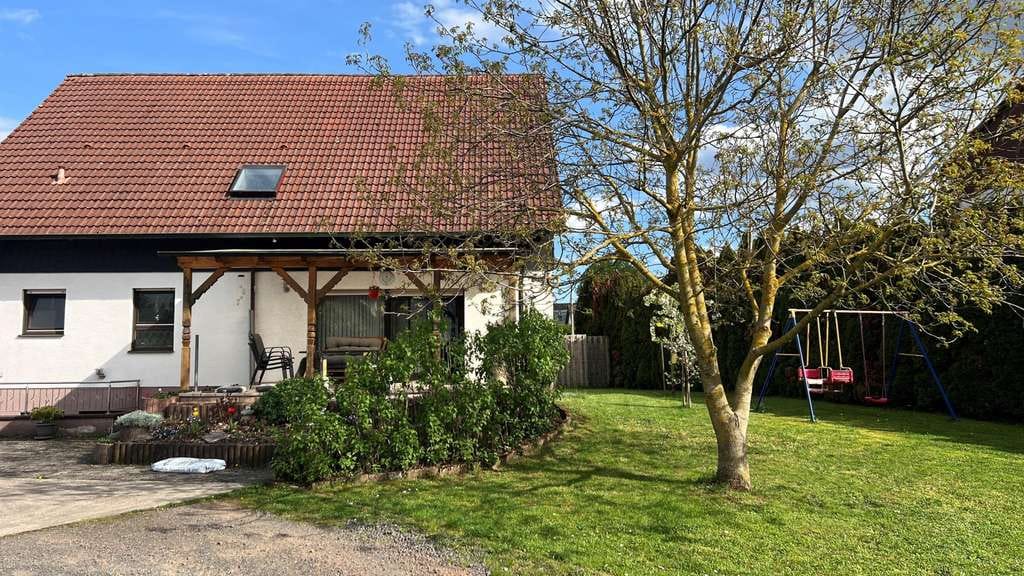 Immobilie in Göllheim - Kombi Chance!
Hochwertiges Einfamilienhaus plus voll vermietetes Zweifamilienhaus - Bild 1