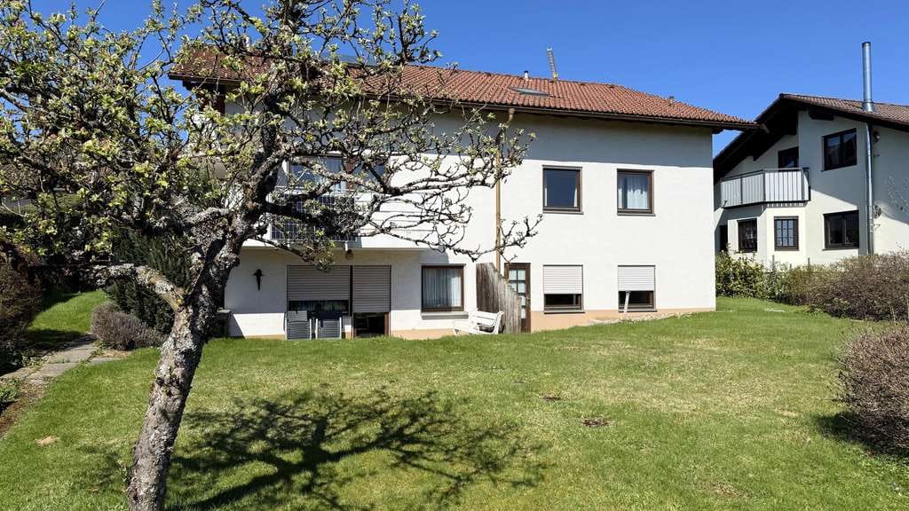 Immobilie in Höchenschwand - Wohnen & Vermieten: Wohnhaus mit Betreiberwohnung und 5 Ferienwohnungen in Höchenschwand! - Bild 2