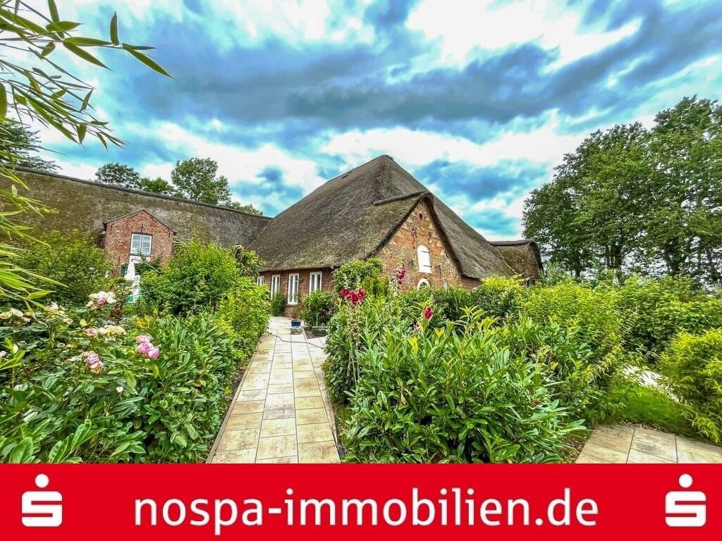 Immobilie in Tönning - Charmante Eigentumswohnung im reetgedeckten Haubarg! - Bild 0