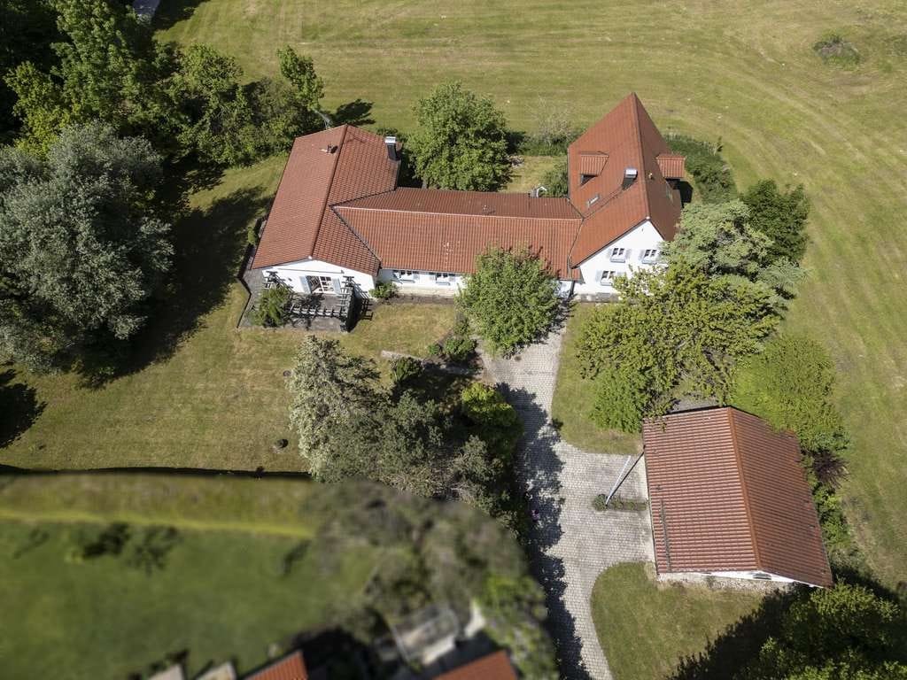 Immobilie in Bad Heilbrunn - Einzigartiges Landhaus im Grünen - Bild 1
