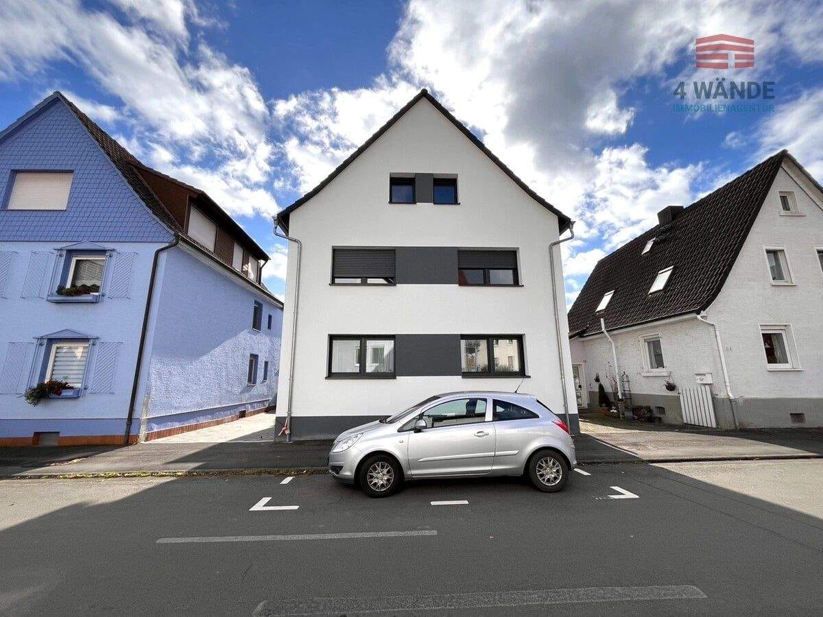 Immobilie in Fernwald - Saniertes Dreifamilienhaus und ein neu gebautes Zweifamilienhaus in Fernwald - Steinbach - Bild 0