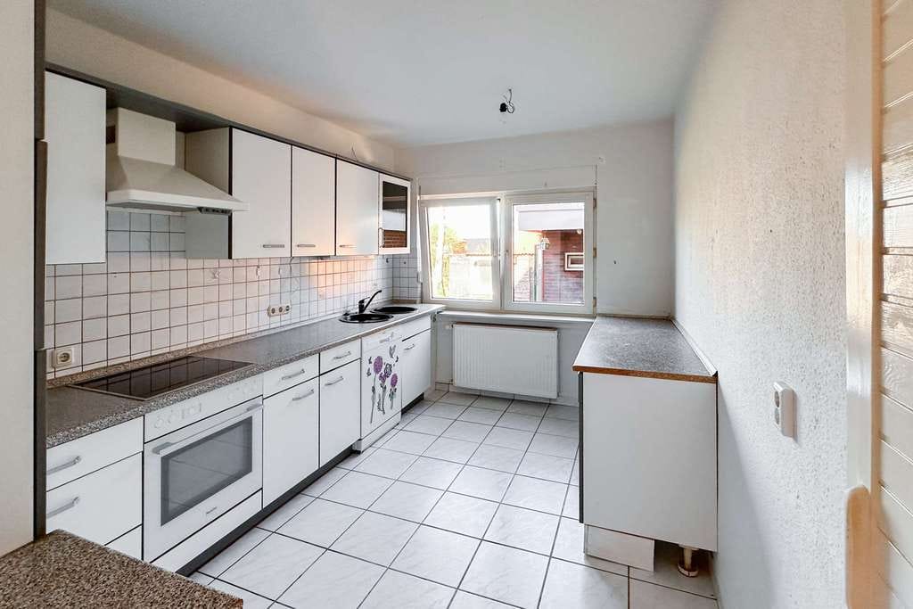 Immobilie in Cadenberge - Einfamilienhaus mit viel Gestaltungsmöglichkeit in toller, sonniger Lage, Obj.8573 - Bild 3