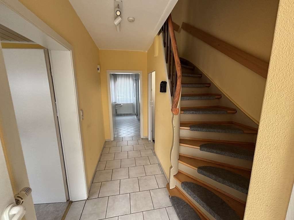 Immobilie in Gimbsheim - Freistehendes Einfamilienhaus mit Garten, Nebengebäude und attraktivem Ausbaupotenzial - Bild 3