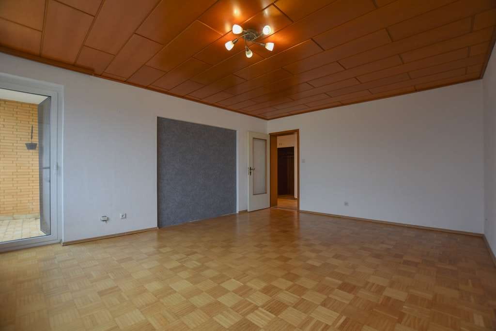 Immobilie in Isernhagen - KUNZE: gut geschnittene Wohnung mit großem Wohnzimmer und Balkon in Altwarmbüchen - Bild 3