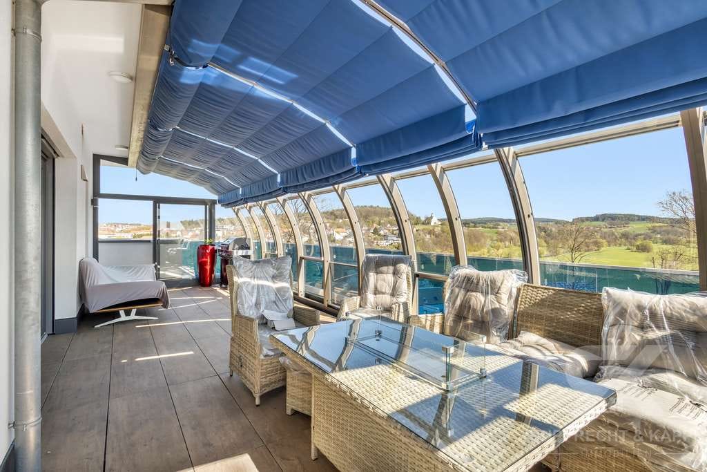 Immobilie in Neustadt an der Waldnaab - Exklusives Penthouse mit privater Etage, spektakulärer Aussicht und umlaufender Terrassenlandschaft - Bild 4