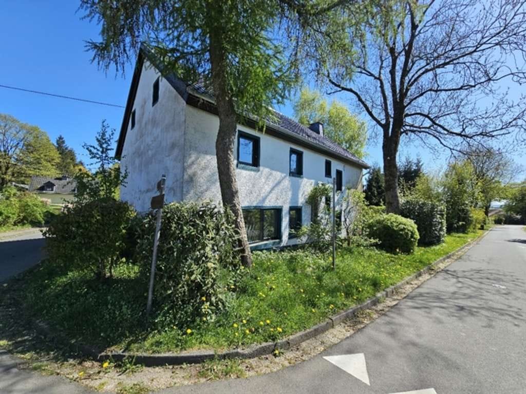 Immobilie in Hellenthal - Historisches Bauernhaus mit viel Charme, Gartenidylle und vielseitigem Nutzungspotenzial - Bild 3
