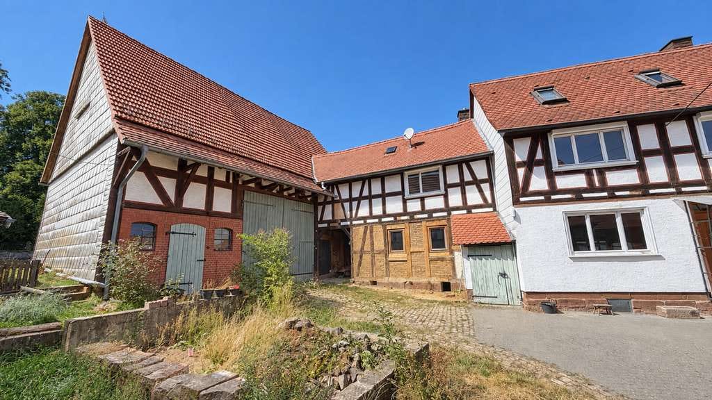 Immobilie in Fronhausen - Über 400 Jahre Geschichte – historische Hofanlage mit außergewöhnlichem Potenzial - Bild 2