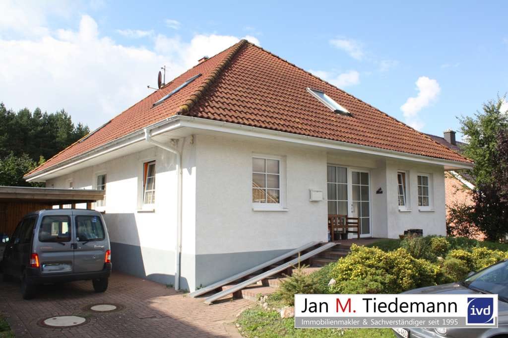 Immobilie in Lüdersdorf - Ein- bis Zweifamilienhaus mit 237 m² Wohn-Nutzfläche Baujahr 1999 auf Eigenland - Bild 0