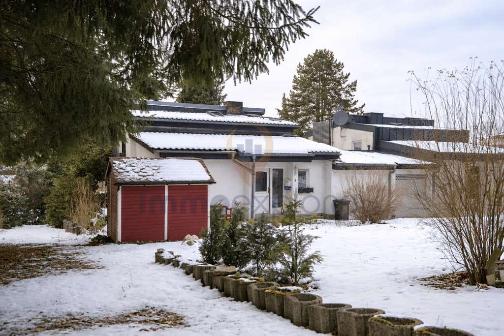 Immobilie in Weilrod - Einfamilienhaus am Waldrand - mit viel Potenzial und Privatsphäre - Bild 1