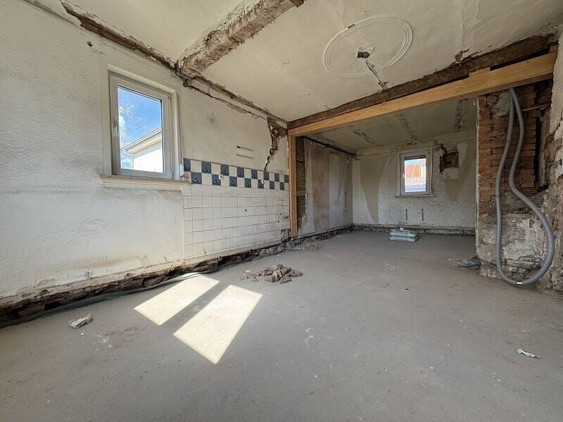 Immobilie in Georgenthal - Substanz trifft Potenzial - schaffen Sie sich Ihr persönliches Traumhaus - Bild 2