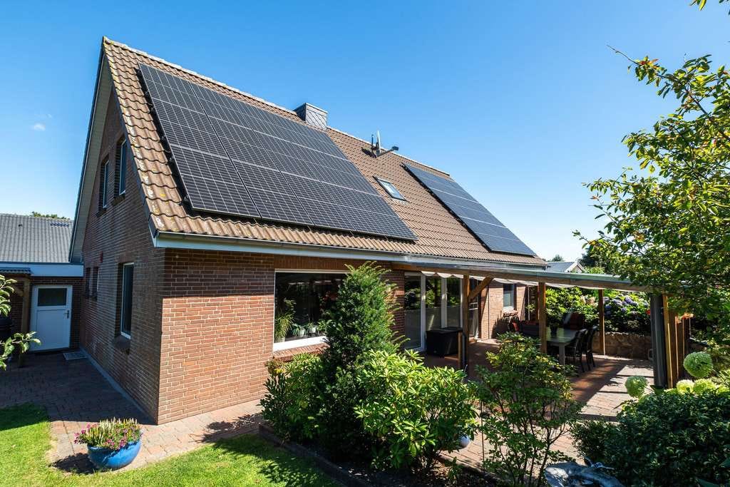 Immobilie in Süderlügum - Energetisch erstklassig saniertes Einfamilienhaus mit Garage in toller Wohnlage - Bild 3