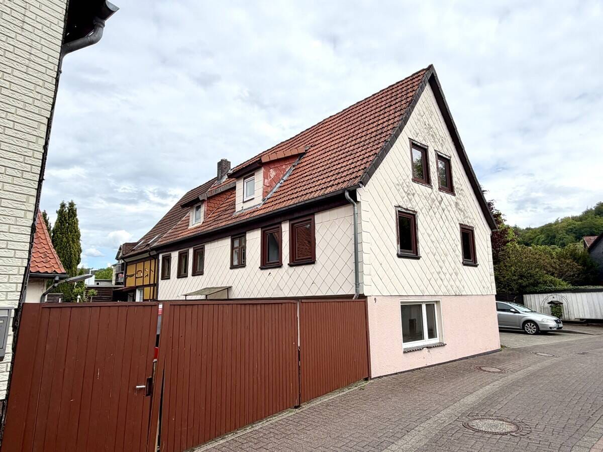 Immobilie in Bad Lauterberg - Ein/- Zweifamilienhaus im Zentrum von 37431 Bad Lauterberg im Harz - Bild 1