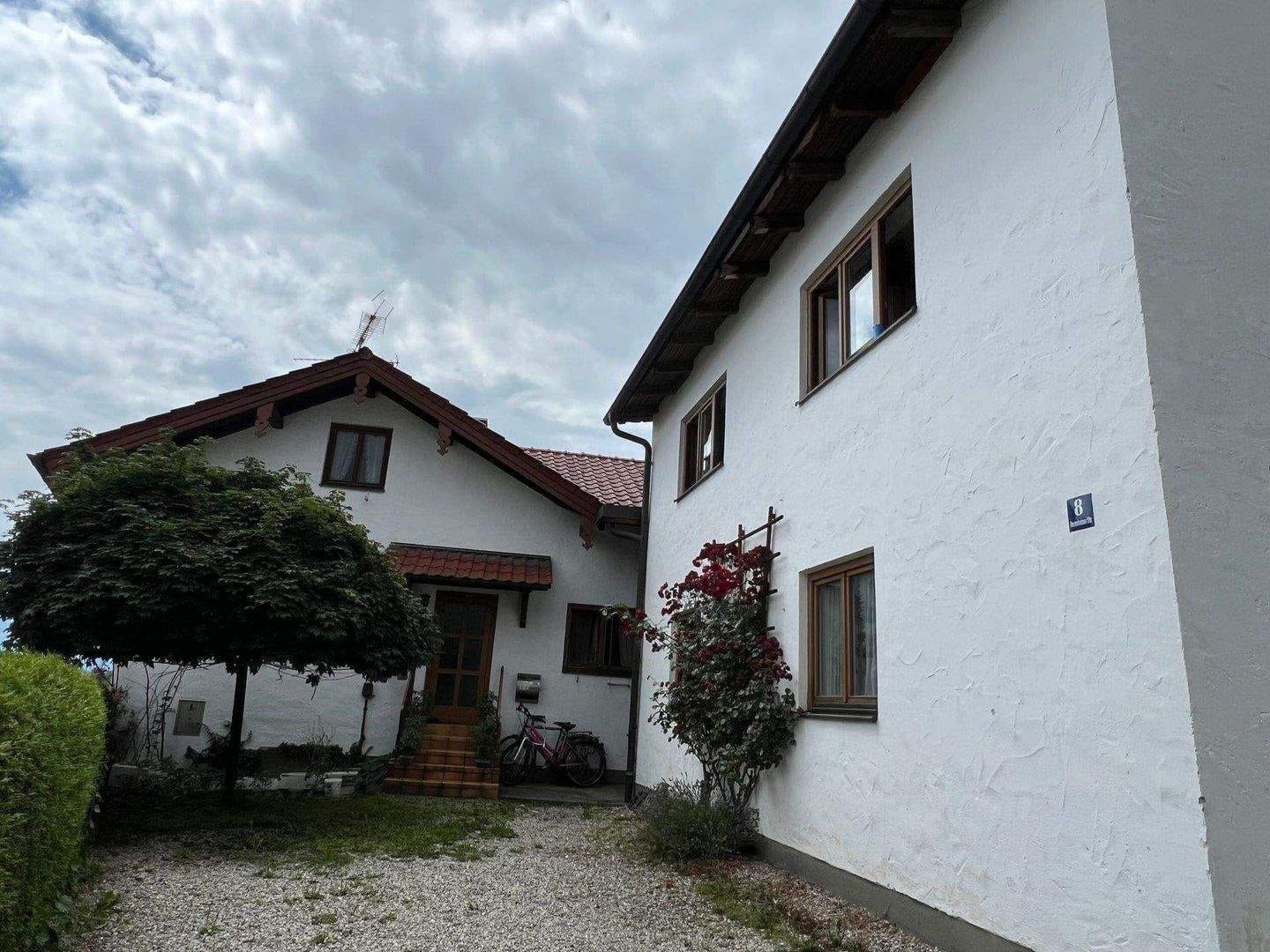 Immobilie in Rott am Inn - Preisreduzierung für ein Haus mit genügend Platz für eine große Familie oder als Mehrgenerationshausund mit Blick auf die bayerischen Berge - Bild 4