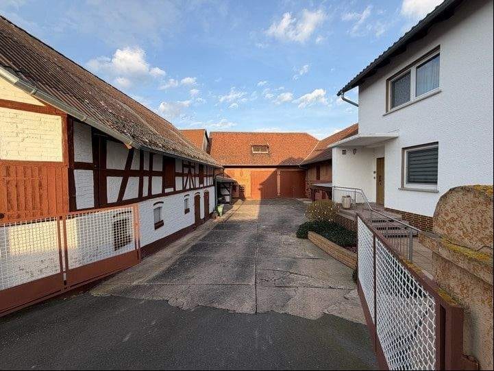 Immobilie in Heringen - Dreiseitenhof mit viel Platz in Leimbach - Bild 1