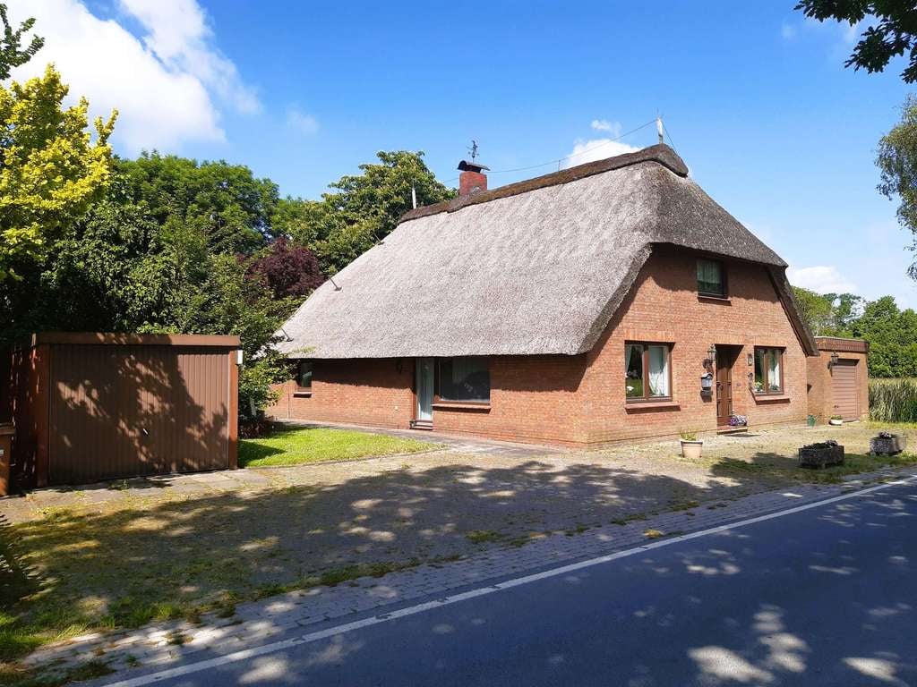 Immobilie in Nordenham - Gemütliches Reetdachhaus in herrlich ruhiger Wohnlage - Bild 0