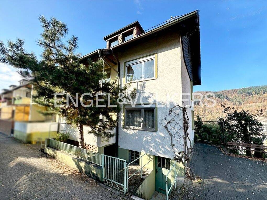 Immobilie in Lahnstein - Renovierungsbedürftiges Reihenendhaus mit Blick auf das Lahntal - Bild 0