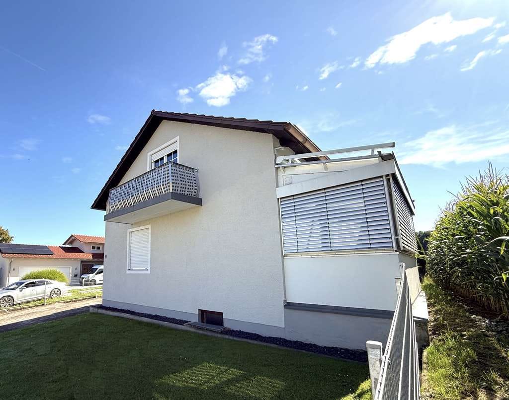 Immobilie in Aidenbach - KLEIN ABER FEIN! HAUS MIT 5 SCHLAFZIMMER, WINTERGARTEN UND PHOTOVOLTAIKANLAGE - Bild 1