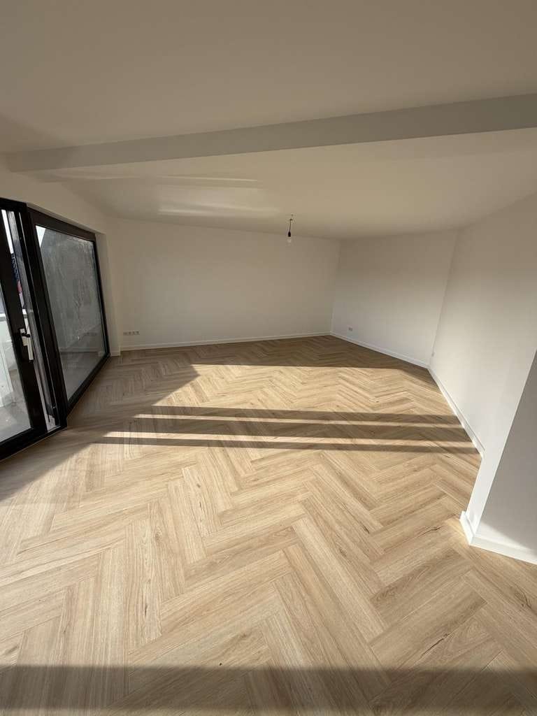 Immobilie in Spenge - ***Renovierte Penthouse Eigentumswohnung 3,5 Zimmer 120 m2 Zentral Aufzug*** - Bild 3