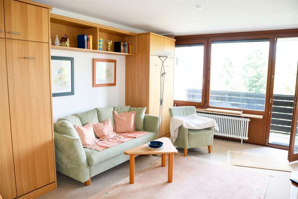 Immobilie in Freudenstadt - Kleine Wohnoase mit Balkon, Aufzug und herrlicher Aussicht - Bild 3