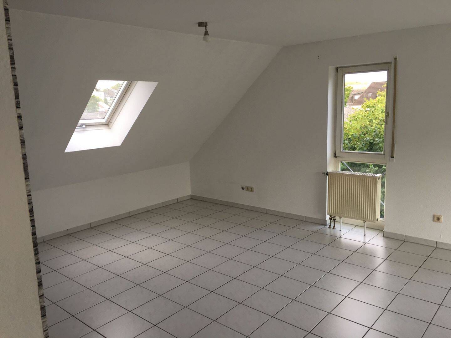 Immobilie in Elz - Schöne 2 - Zimmerwohnung mit Garage in 6-Familienhaus - Bild 2