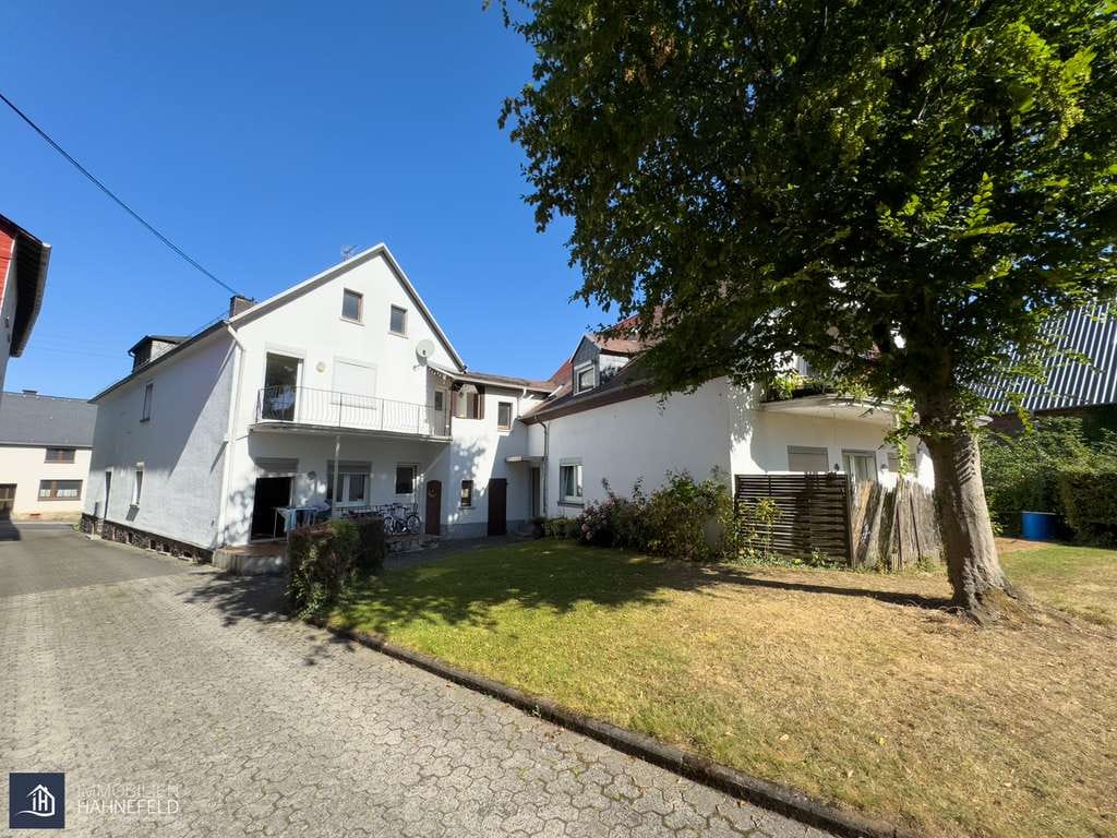 Immobilie in Hundsangen - Kapitalanlage in Hundsangen – Vorder- & Hinterhaus mit 6 Wohneinheiten und Garagen - Bild 4