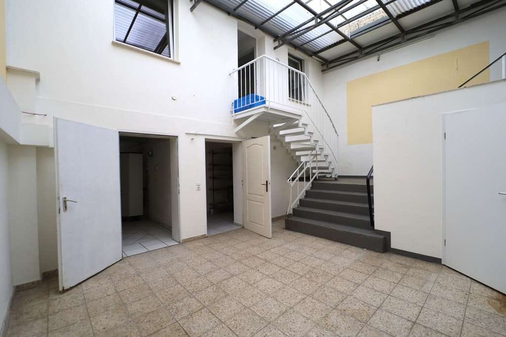 Immobilie in Swisttal - Flexibel und außergewöhnlich: Wohn- und Geschäftshaus mit zusätzlichem Wohn- und Wirtschaftsgebäude - Bild 1