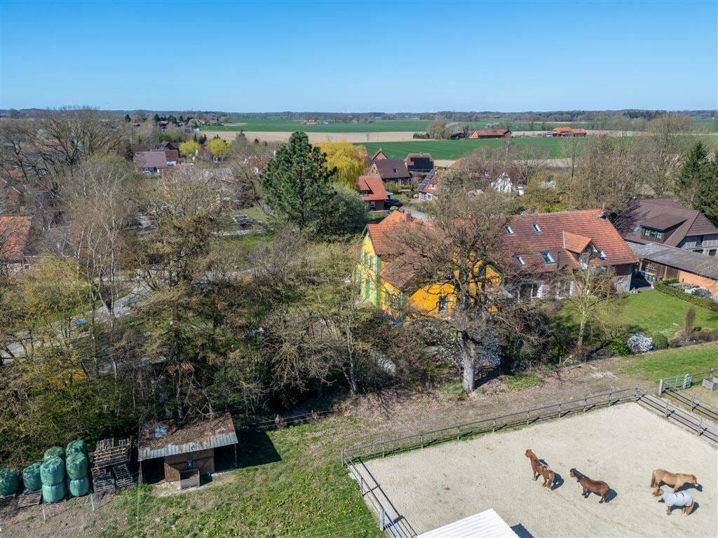 Immobilie in Bassum - Vielseitige Immobilie mit 2 abgeschlossenen Wohnungen für die ganze Familie -- tolle Lage in ländlicher Umgebung! - Bild 3