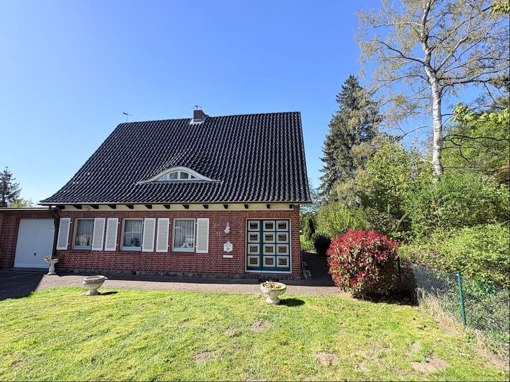 Immobilie in Kastorf - Idyllisches Zuhause mit Terrasse und Kamin
 - Bild 0