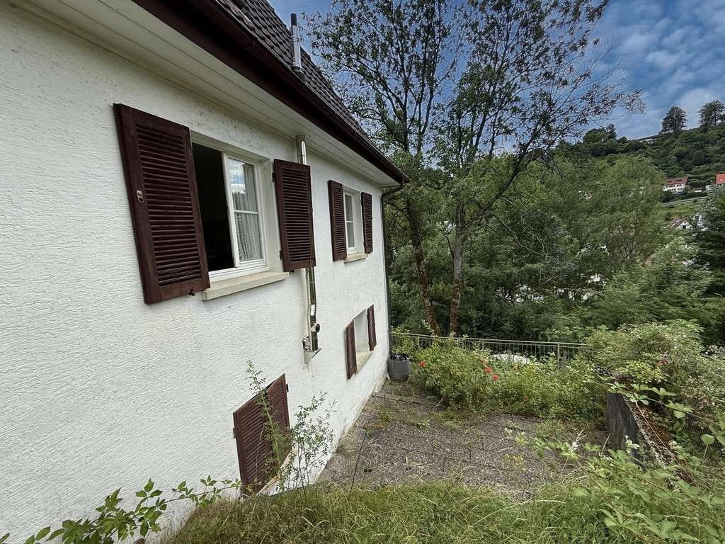 Immobilie in Schiltach - Charmantes Einfamilienhaus mit Potenzial in  naturnaher, idyllischer Hanglage von Schiltach - Bild 4