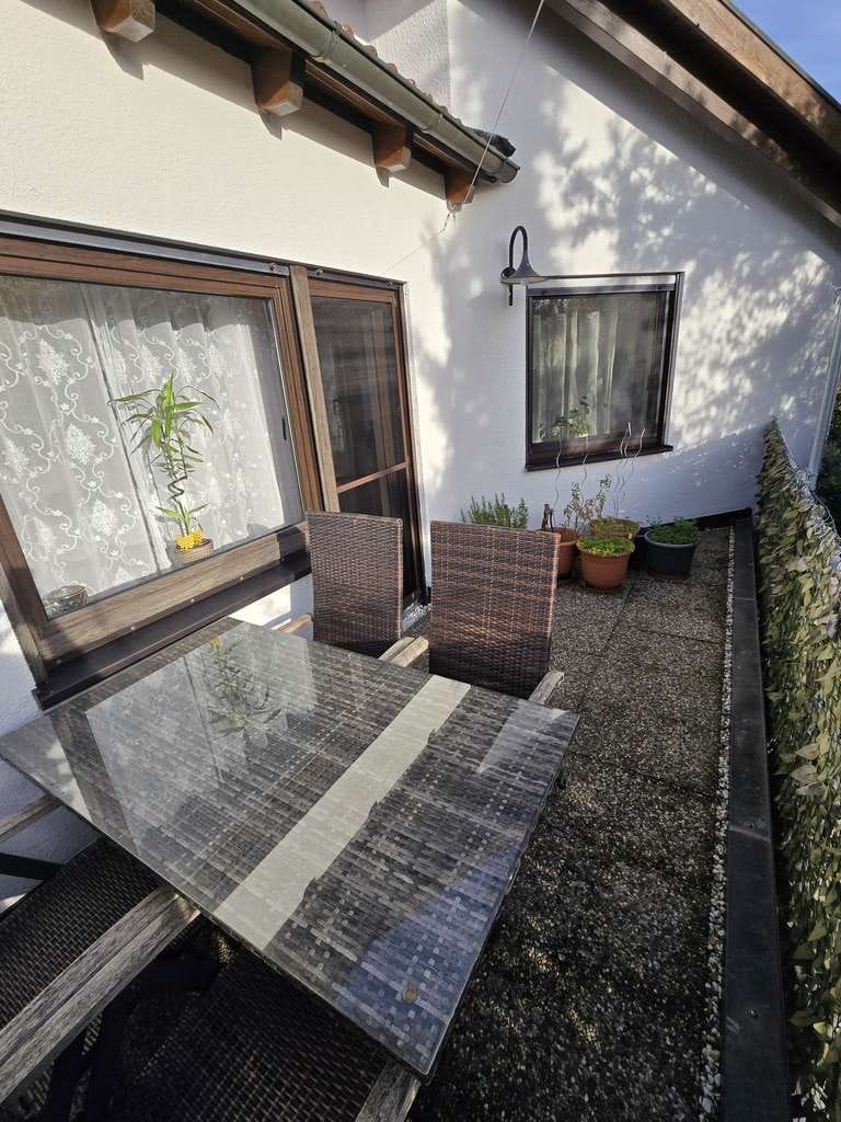 Immobilie in Neubulach - *Helle 4,5-Zi.-Wohnung mit Balkon und Carport-Stellplatz in Neubulach* - Bild 0