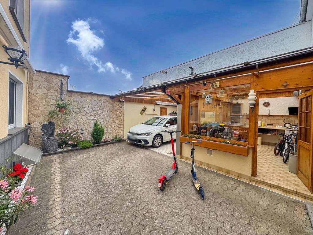 Immobilie in Ettringen - Gepflegtes und renoviertes Zweifamilienhaus in Ettringen  - Bild 3