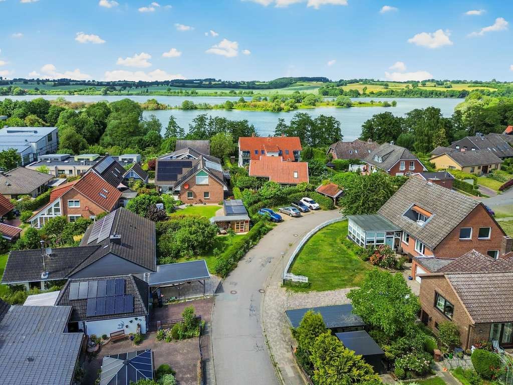 Immobilie in Plön - Freistehendes Einfamilienhaus in Plön – Sanierungsobjekt mit Potenzial - Bild 2