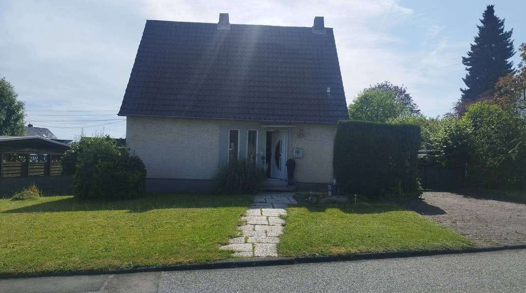 Immobilie in Siershahn - Einfamilienhaus mit großem Grundstück in sehr guter Lage - Bild 0
