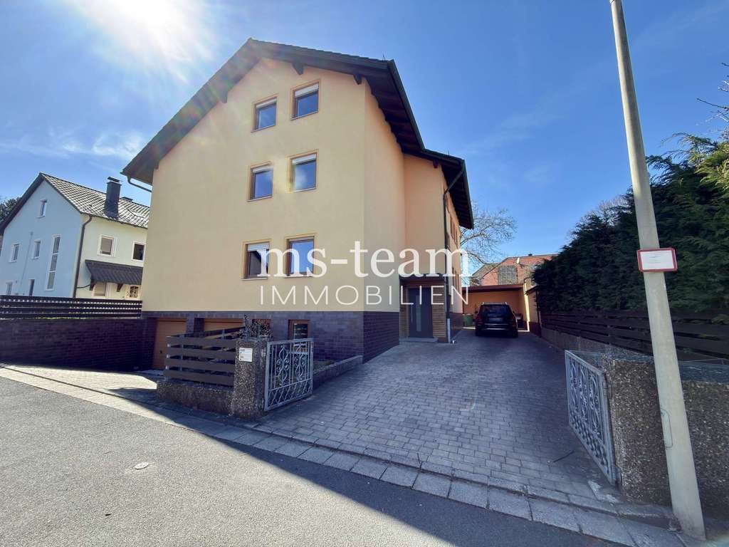 Immobilie in Schnaittenbach - Großzügiges, gut instandgehaltenes Zweifamilienhaus in ruhiger Lage - Bild 1