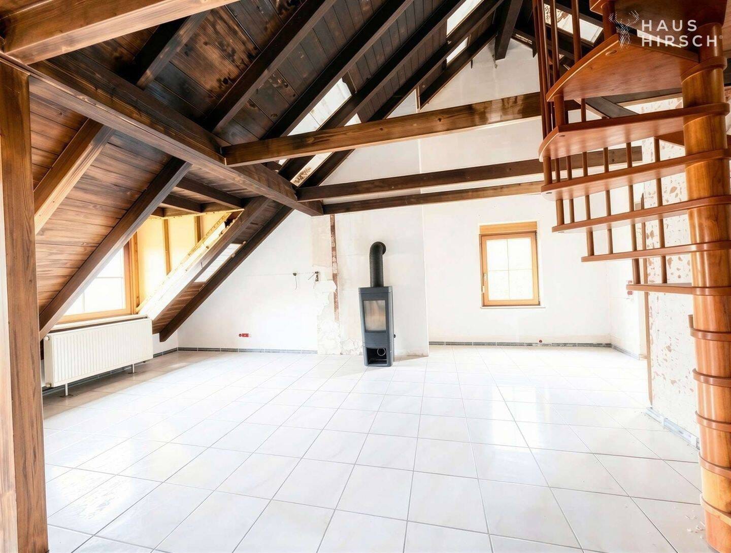 Immobilie in Lahr/Schwarzwald - Wertsteigerungspotenzial & Luxus-Leben in Lahr/Schwarzwald: 175 m² Wohnung als Sanierungsprojekt - Bild 1