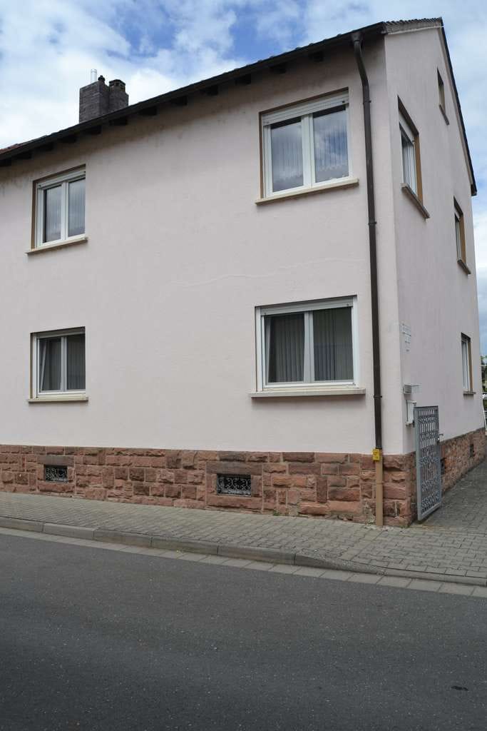 Immobilie in Großkrotzenburg - **2 FH mit vielen Möglichkeiten in Großkrotzenburg** - Bild 0
