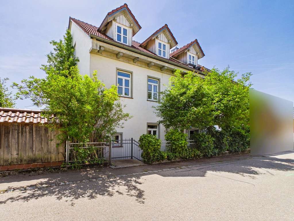 Immobilie in Zolling - Ein Zuhause mit Vergangenheit – liebevoll modernisierte Doppelhaushälfte mit besonderem Flair - Bild 0