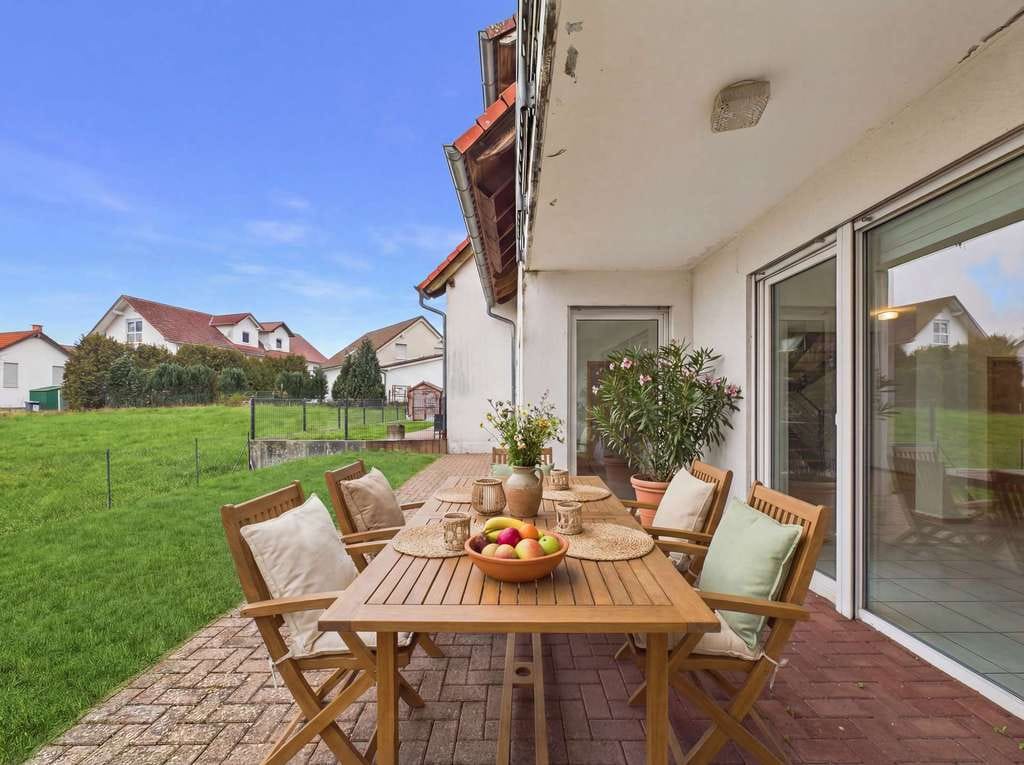 Immobilie in Hütschenhausen - Modernes Einfamilienhaus am Feldrand - Bild 2