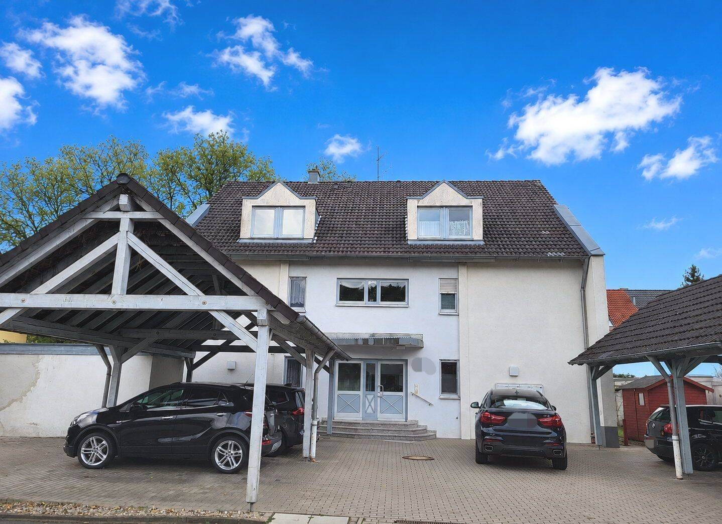 Immobilie in Wendelstein - Gepflegtes 6-Familienhaus mit 8 Carports in beliebter Lage von Wendelstein-Großschwarzenlohe - Bild 0