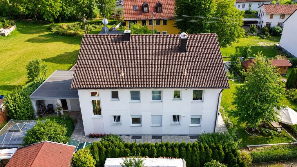 Immobilie in Röhrmoos - Neuwertig sanierte 4,5 Zi.-Gartenwohnung mit gr Süd-Terrasse, sep Küche, gr Keller, Garage, Stellpl. - Bild 1