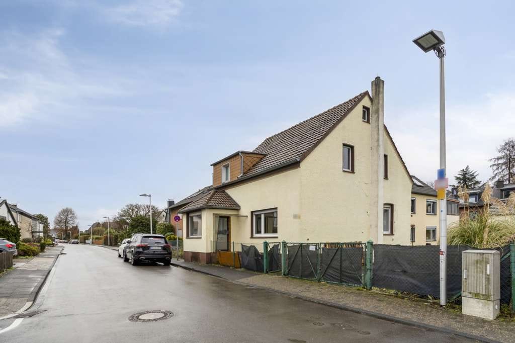 Immobilie in Monheim am Rhein - ***Charaktervoller Altbau mit individuellem Verwirklichungspotenzial ***Ein echtes Juwel! *** - Bild 3