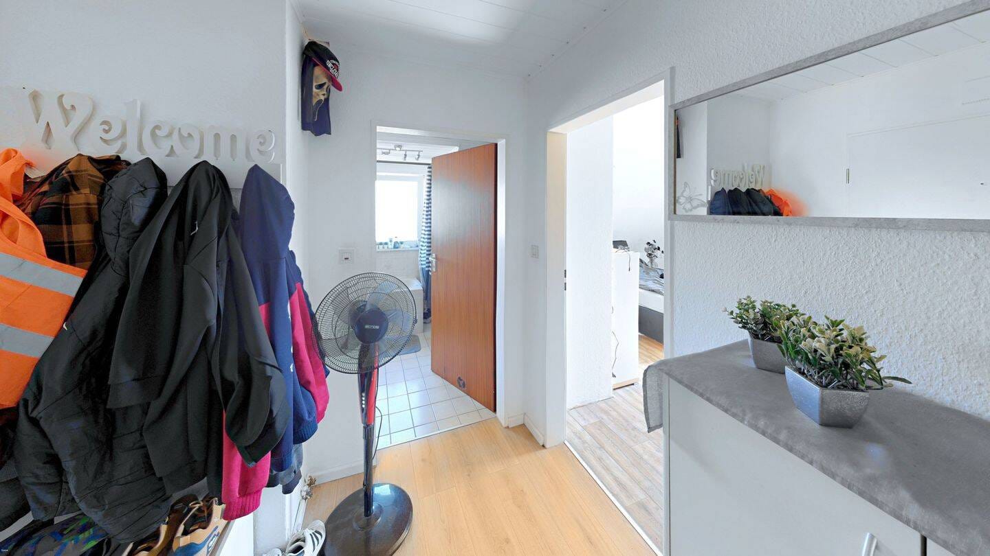 Immobilie in Osterholz-Scharmbeck - Attraktive u. vermietete 2-Zimmer-Dachgeschosswohnung mit Balkon in zentraler Lage von Osterholz-Scharmbeck - Bild 3