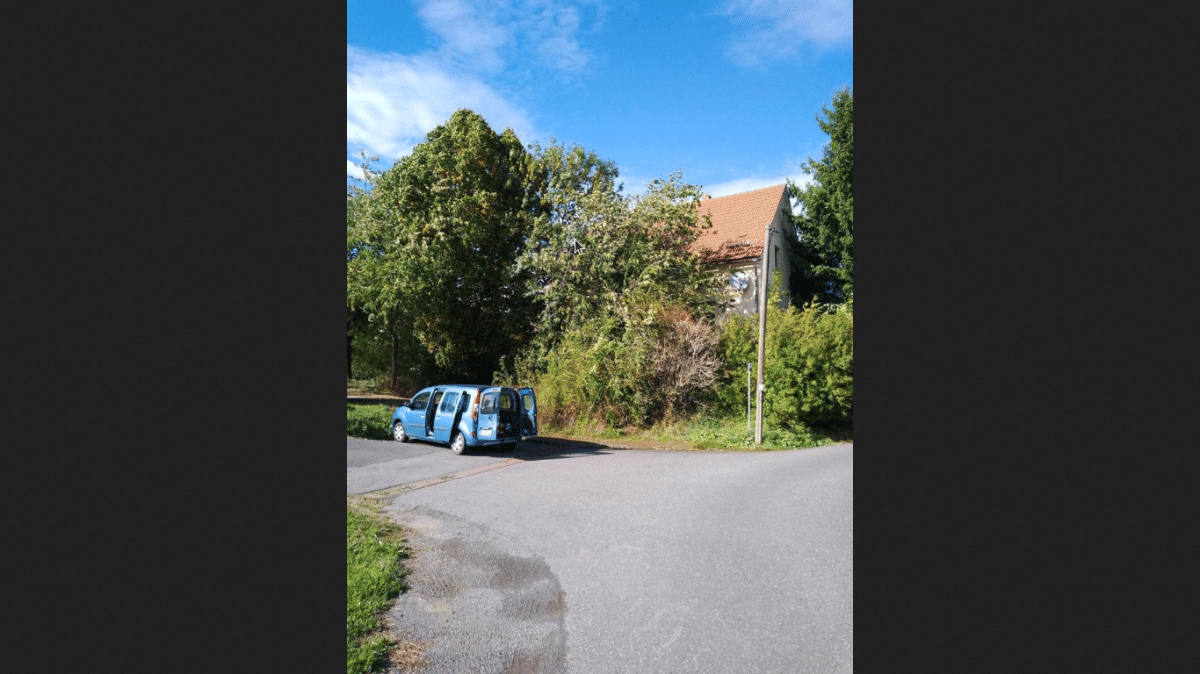 Immobilie in Allstedt - Sanierungsbedürftiges Haus in sonniger Ortsrandlage - Bild 1