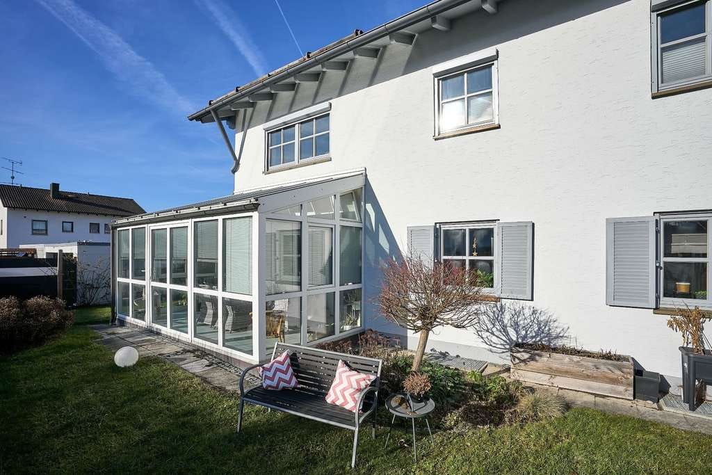 Immobilie in Walpertskirchen - Exklusives Wohnen in hochwertig saniertem Haus, einziehen sich wohlfühlen, viel Komfort
 - Bild 2