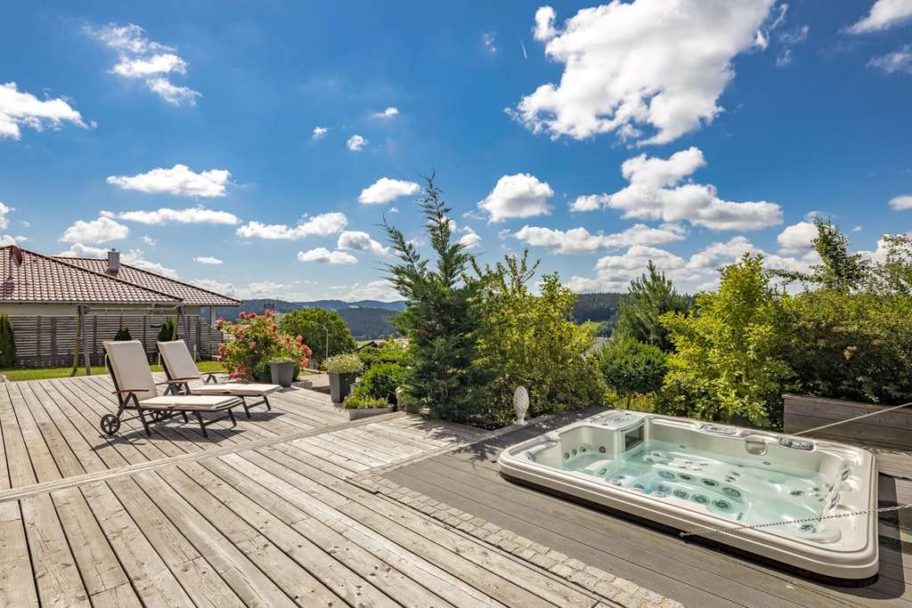 Immobilie in Wegscheid - BY LYST & LIV: Villa im bayerischen Wald in beeindruckender Aussichtslage - Bild 2