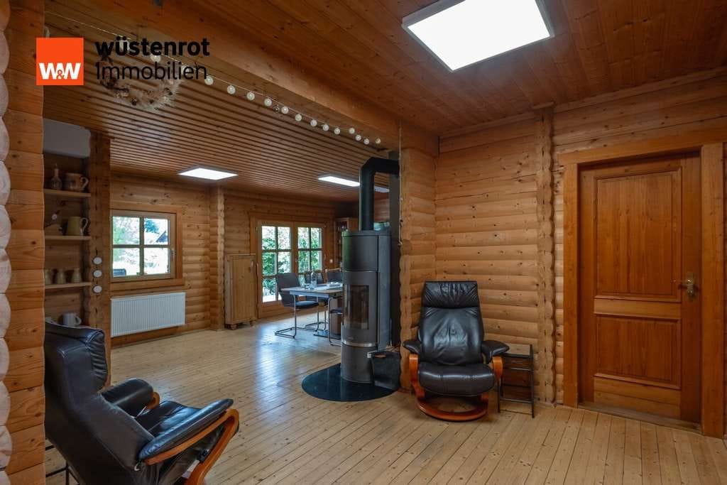 Immobilie in Nieste - +++ Wunderschönes und einzigartiges Blockhaus mit 2 Garagen auf ruhigem Südgrundstück +++ - Bild 3